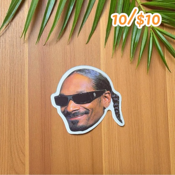 SNOOP SMIRK Glossy Sticker - Picture 1 of 1